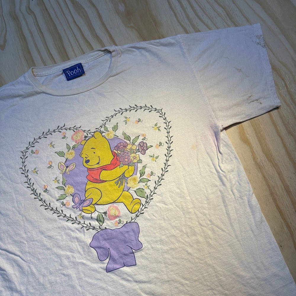 Disney Pooh Vintage Winnie the Pooh Floral Heart Graphic T-Shirt White XL